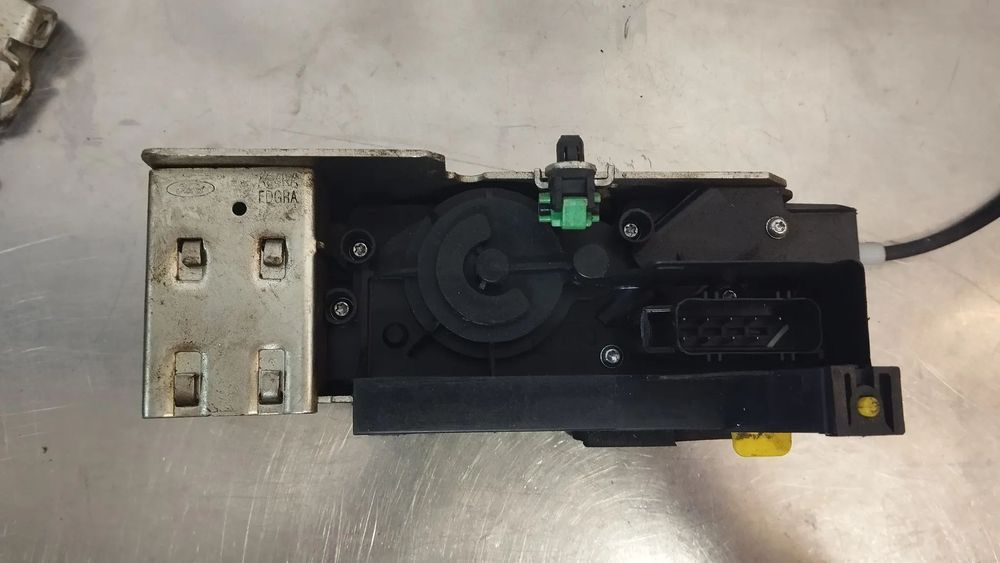 FECHO DA PORTA FORD TRANSIT CONNECT 2003-2013 - TRAS DIREITO - REF.