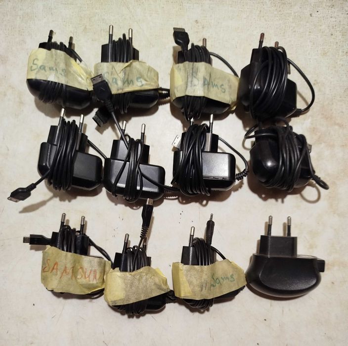 12.12.25 Лот мобільних кнопочних телефонів. Вживані.