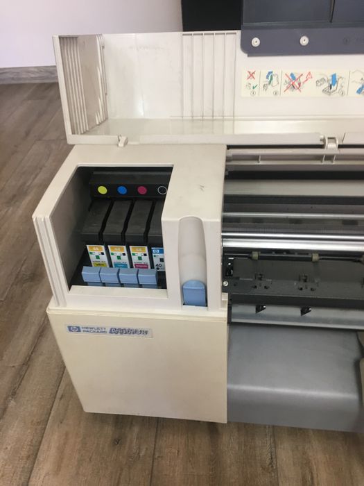 Принтер hp! В хорошем состоянии!