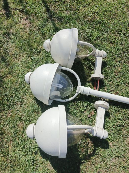 Lampy do ogrodu biale