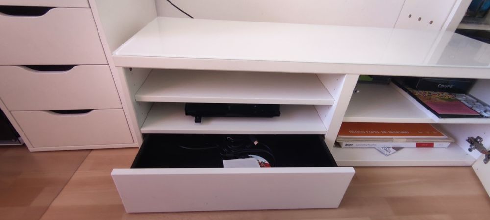 Móvel TV IKEA Besta + Base em vidro