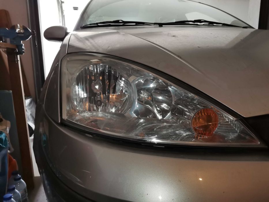 Polimento de faróis de automóveis