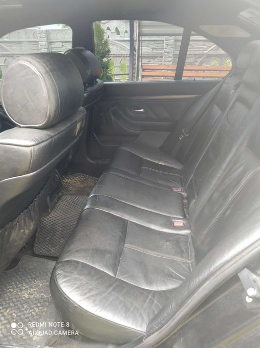 БМВ е39 бензин 2.3 с документами порядок пороги надо будет варить!!!