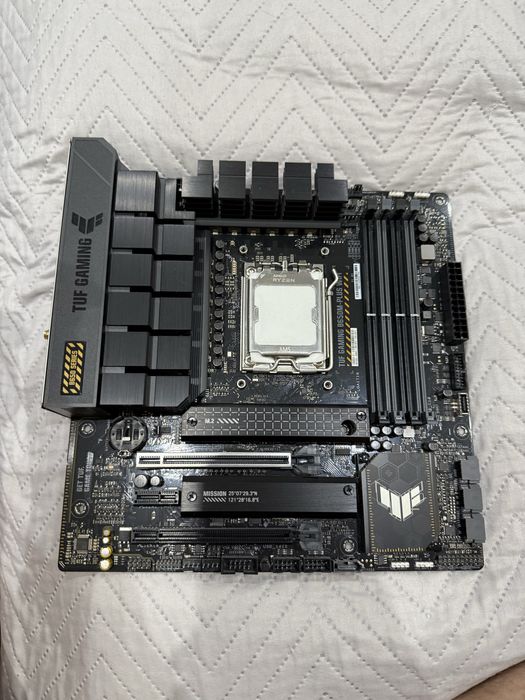 Материнська плата Asus TUF Gaming B650-Plus Wi-Fi (sAM5, AMD B650, PCI