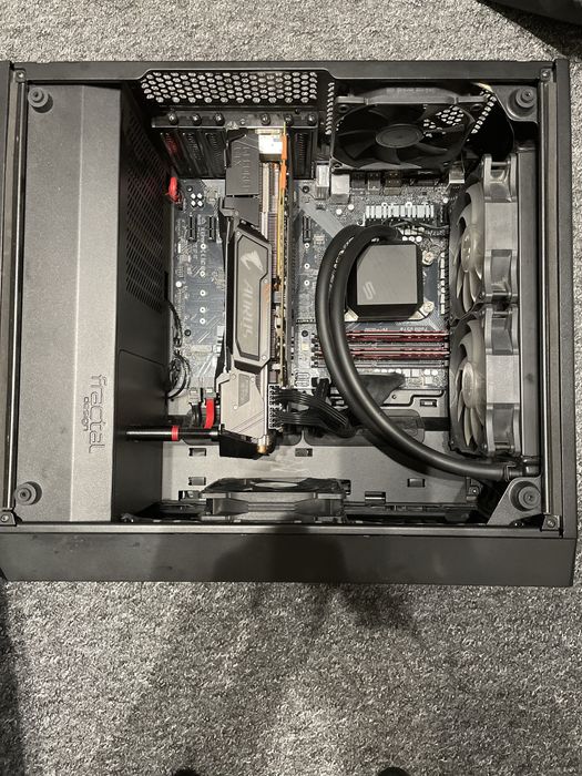 Komputer do grania GTX 1080 TI, ASROCK B450 PRO4 R2.0 RYZEN 5 2600 SILENTIUMPC NAVIS 240