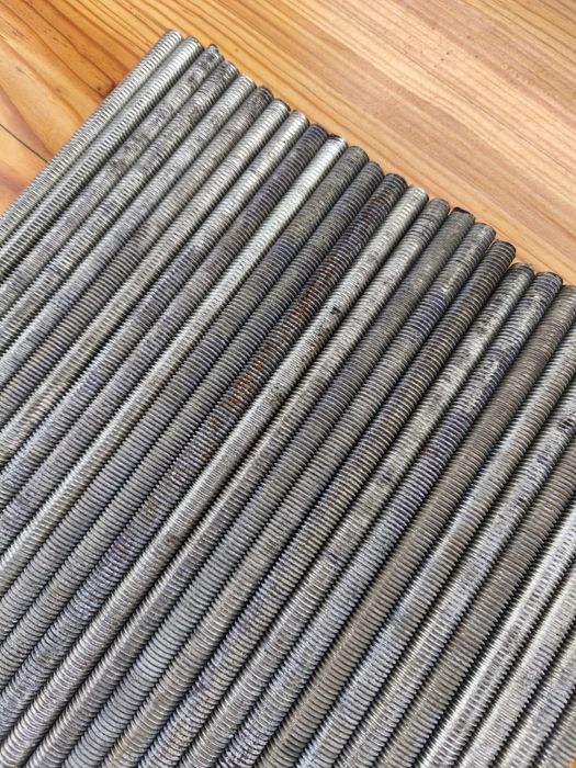 Шпилька різьбова м10 33см