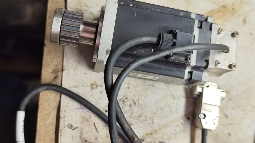 Servo motor sanyo denki