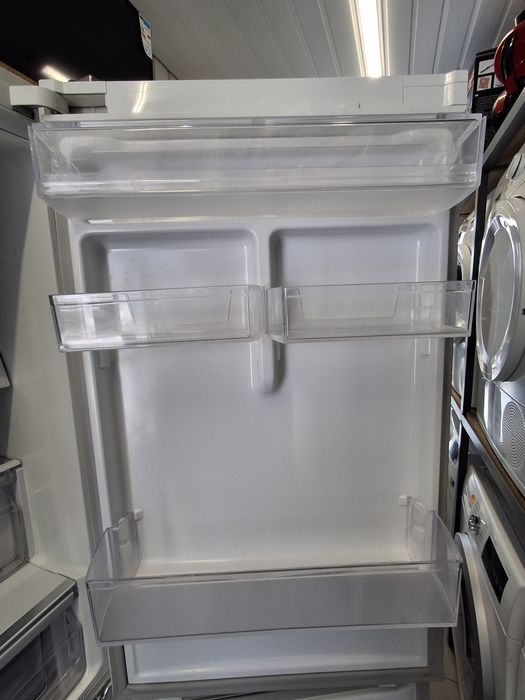 Холодильник SAMSUNG Model RB29FERNCWW