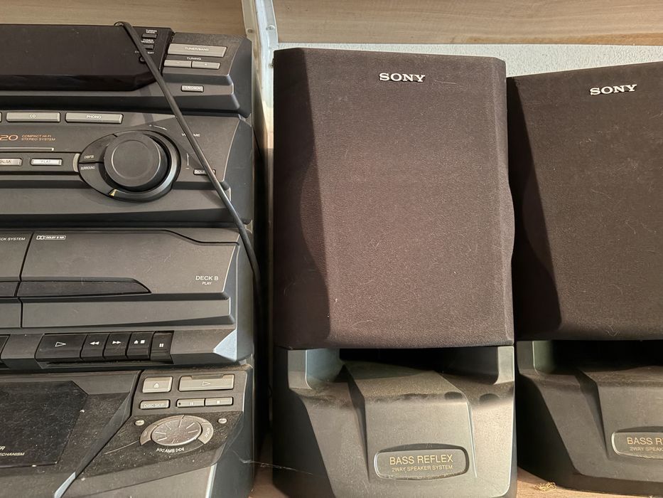Aparelho de 5 cd e 2leitores de cassetes Sony
