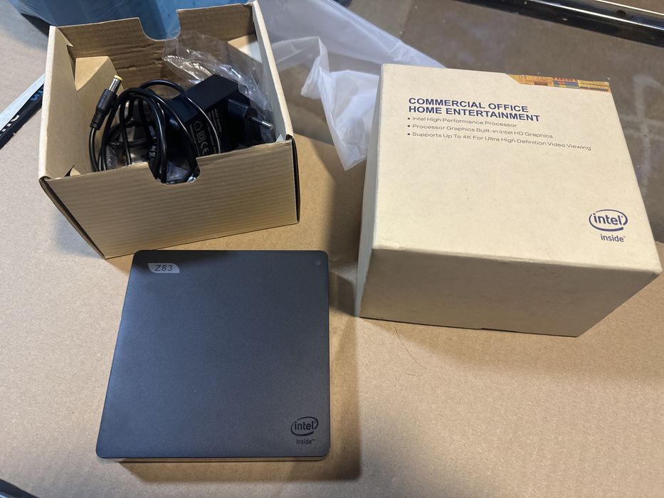 Mini Komputer intel z83 4GB RAM 64 Dysk