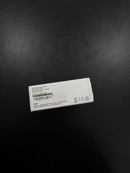 Навушники Apple AirPods 4