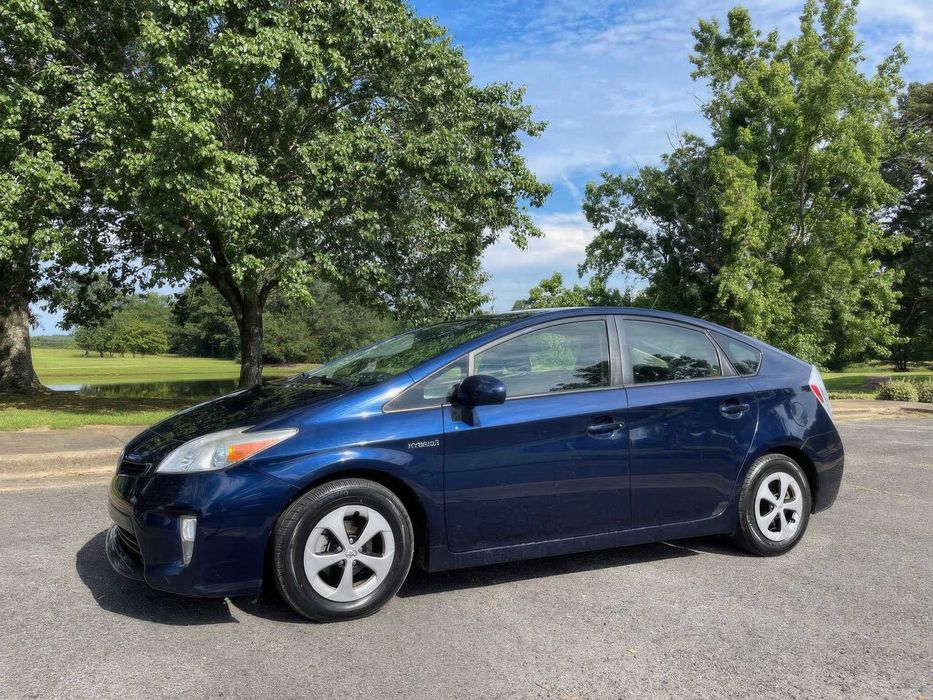 Toyota Prius Four      2014