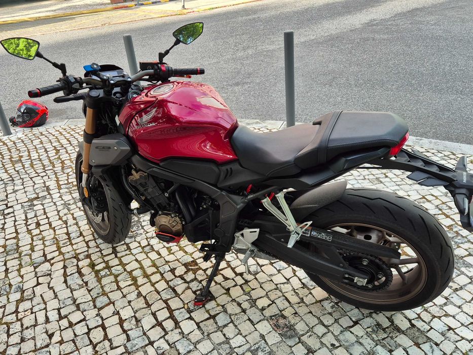 Honda CB 650 R de 2023 em estado imaculado!