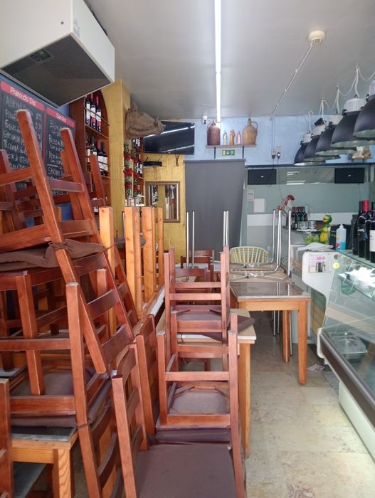 Trespasse churrasqueira Maria Albertina Mercado Rio d Mouro renda 250€