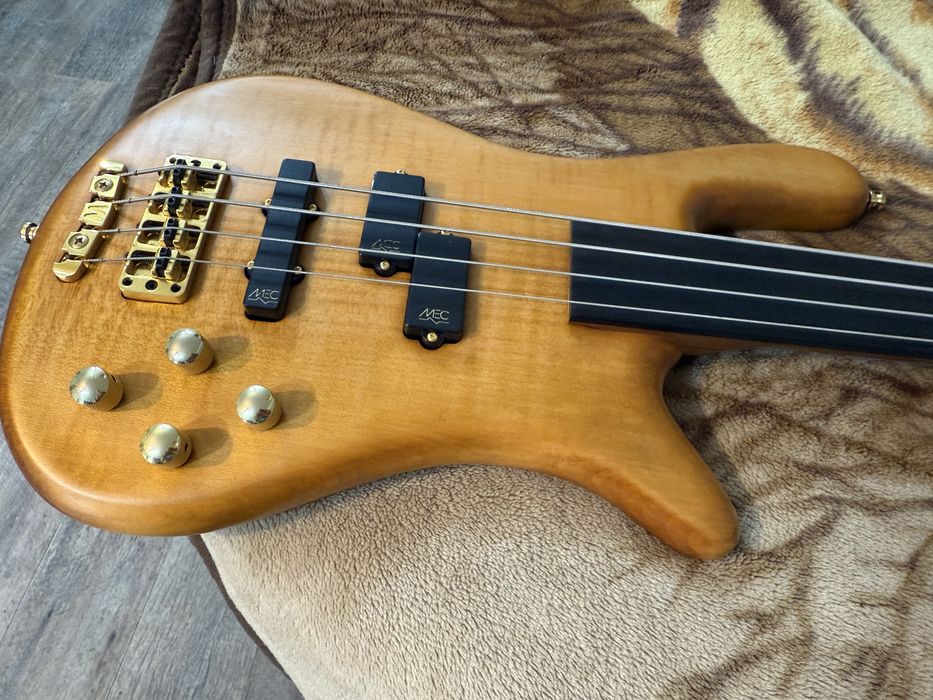 Warwick Streamer LX 4 Fretless Bass
