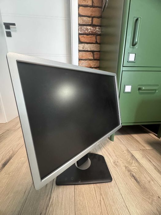 Monitor Dell P2210 22″ Pivot – DP/DVI/VGA