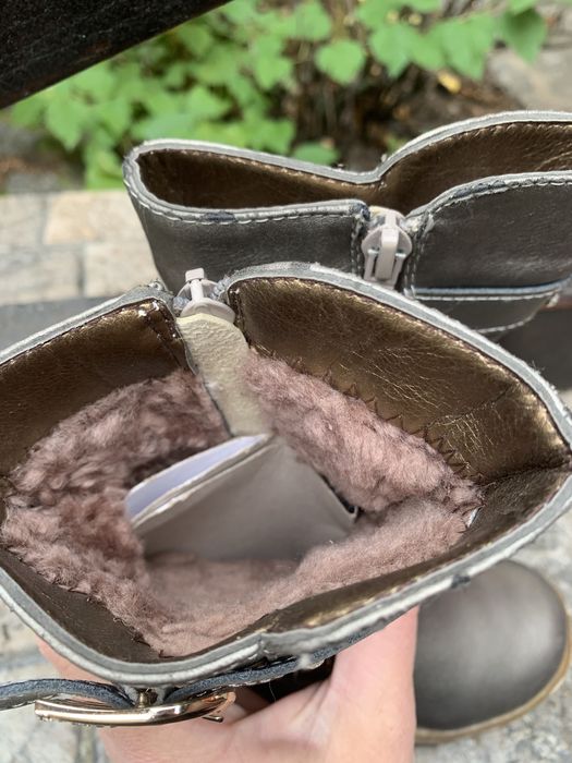 27-16,5 новые кожаные зимние ботинки на девочку