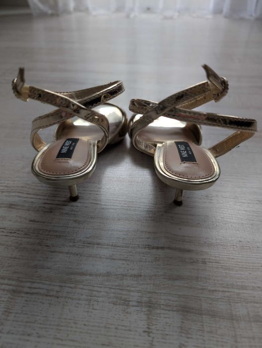 Sandały na obcasie Nine West 36 złote