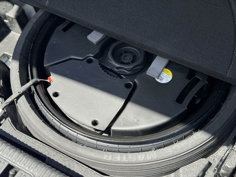 Продам AUDI Q5 Premium Plus