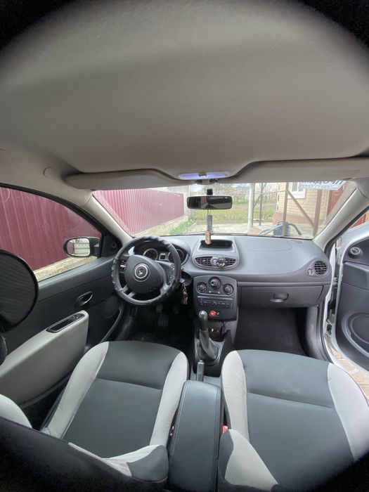 Продам Renault Clio III 2011 року