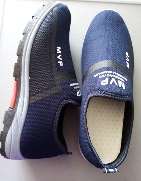 Легке текстильне взуття.