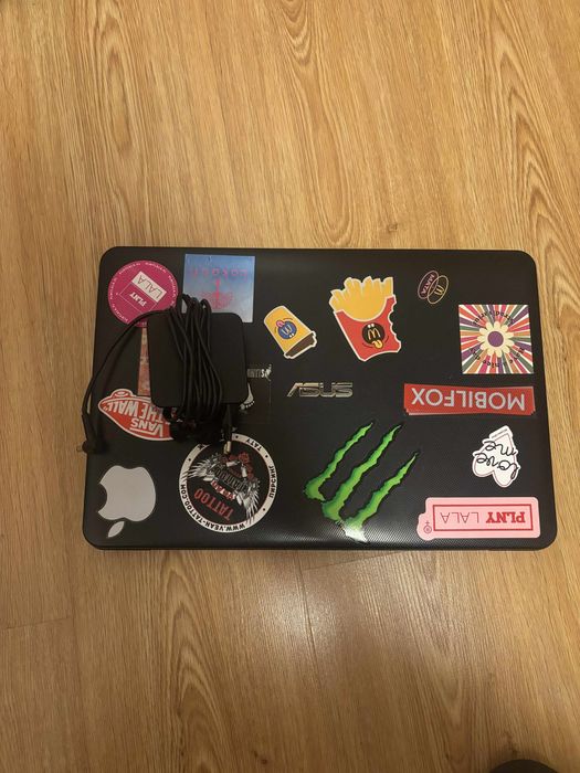 Laptop ASUS.