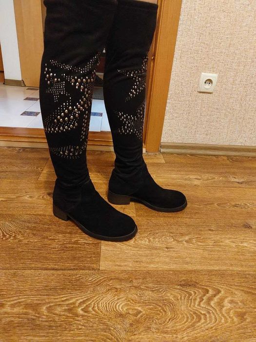 Продам демисезонные женские сапоги