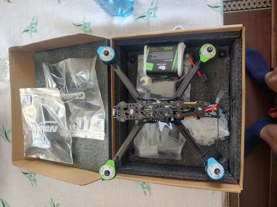 Продам fpv дрон. Новий.