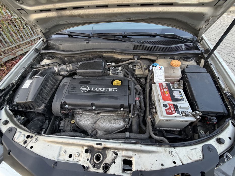Opel Astra GTC 2006r