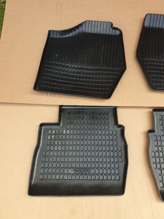 Dywaniki plastikowe volvo 340/360  88 rok ORYGINALNE VOLVO