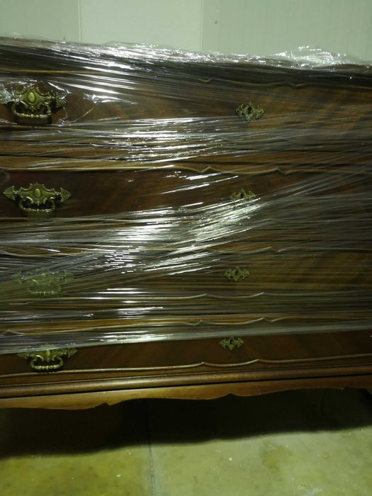 Cómoda antiga estilo Queen Anne