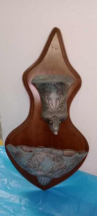 Fonte decorativa em madeira e estanho 95%