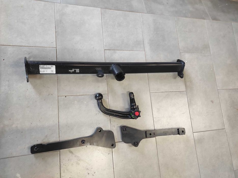 Oryginalny Hak Holowniczy FORD FOCUS MK4 KOMB