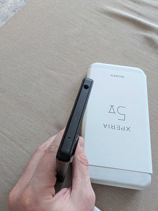 Sony Xperia 5 V 8/128 czarny szkło etui