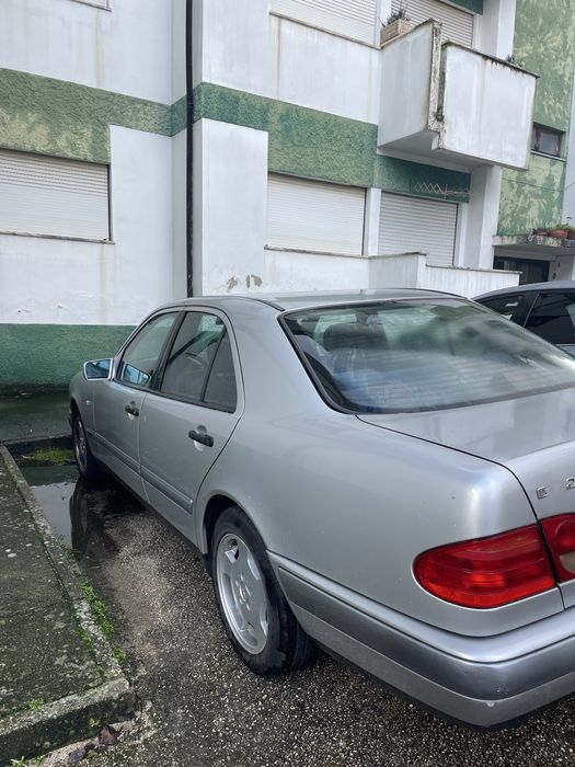 Mercedes-Benz E 220 Diesel