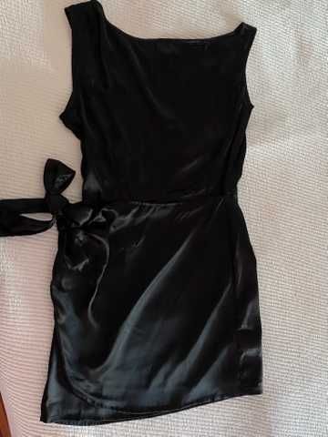 Vestido preto acetinado Tiffosi