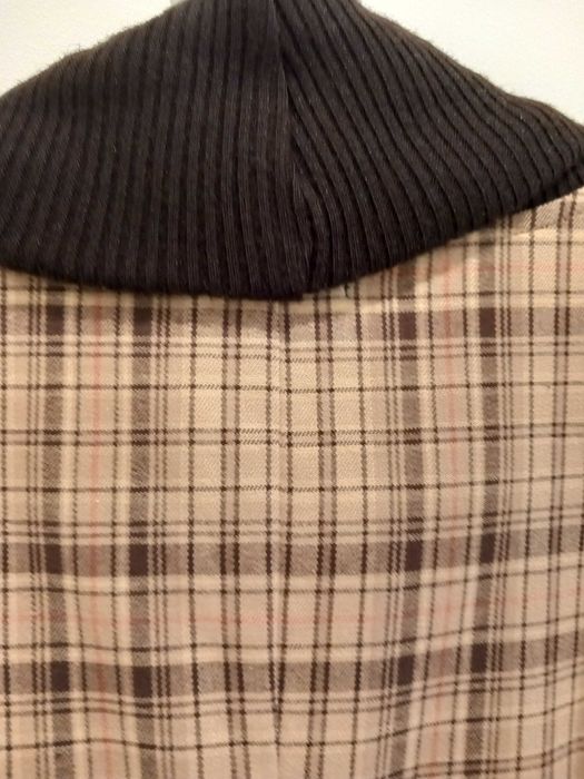 Vestido com gola
