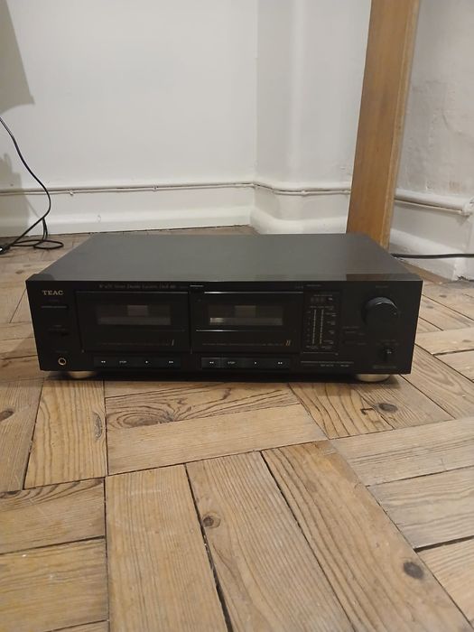 Leitor e gravador de cassetes da Teac