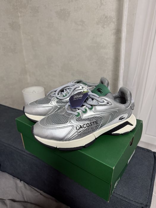 Жіночі кросівки Lacoste