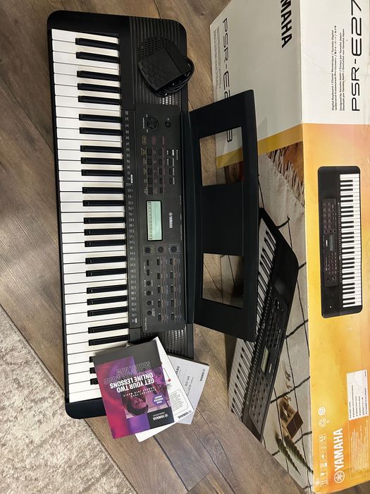 Синтезатор Yamaha PSR E273