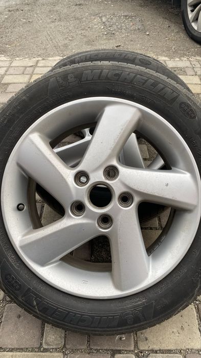 Диски легкосплавні 5*114,3 R 16 на літній гумі
