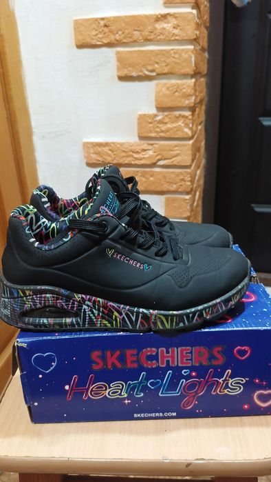Кросівки Skechers 37(23.5)