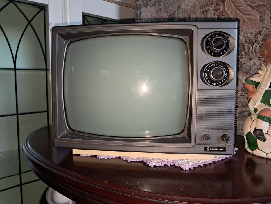 Tv samsung a preto e branco anos 70/80