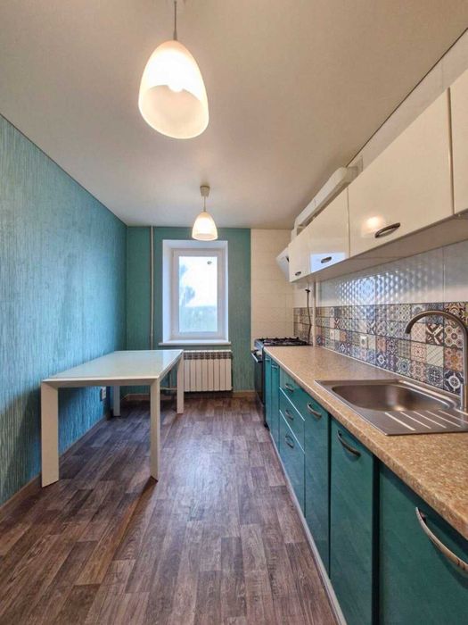 Продается 3-х комнатная квартира, район ЖД Вокзала.