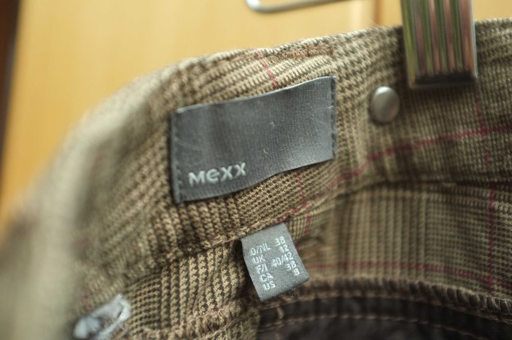 jesienny kostium Mexx żakiet + spodnie z szerokimi nogawkami w kratkę