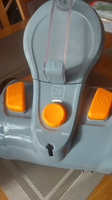Odkurzacz Zeegma 900W