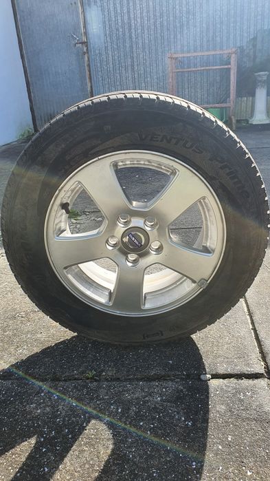 1 jante volvo com pneu