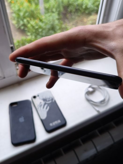 iPhone SE 2020 года без торга