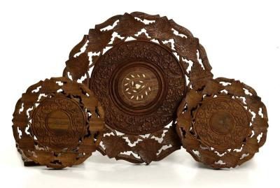 Mesa e bancos do Magreb osso e latão