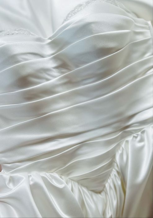 Nowiutka sukienka ślubna